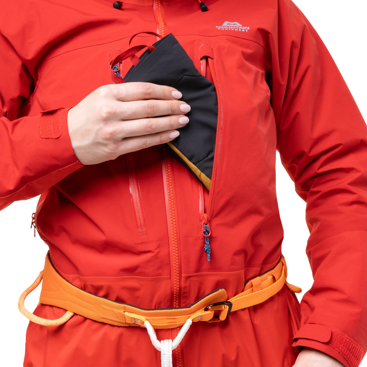 Me-02256 Chili/Crimson, Me-01899 Admiral Blue